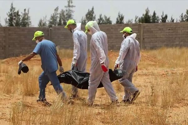 Libya’nın Terhune kentindeki bir arazide toplu mezar bulundu