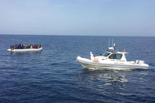 Türk karasularına geri itilen 42 sığınmacı kurtarıldı