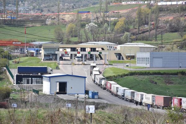 Türkiye, bir ülke hariç bütün sınır kapılarını açtı