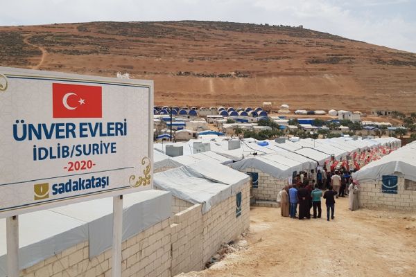 Sadakataşı İdlib'de briket ev açılışlarını sürdürüyor