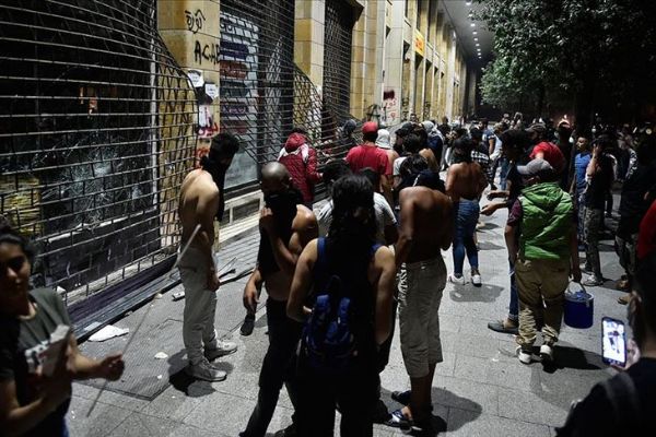 Lübnan'da ekonomik kriz protestoları sürüyor