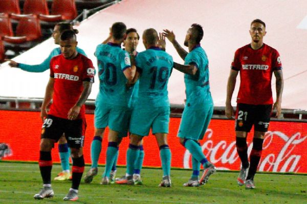 Barcelona rahat kazandı