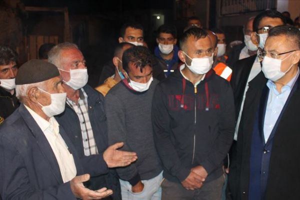 Cumhurbaşkanı Erdoğan telefonla görüştüğü depremzedelere geçmiş olsun dileğinde bulundu