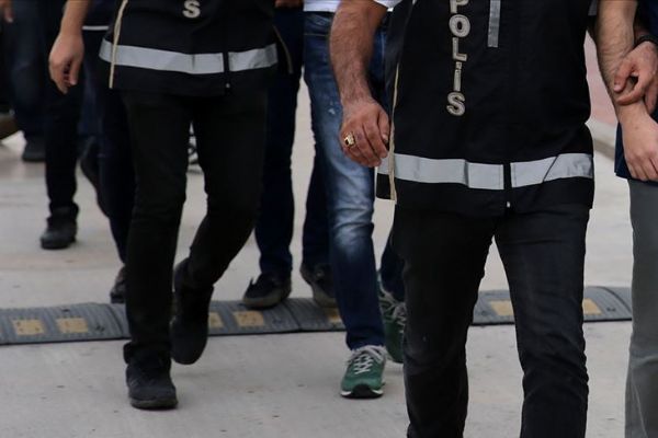 İzmir merkezli FETÖ operasyonu