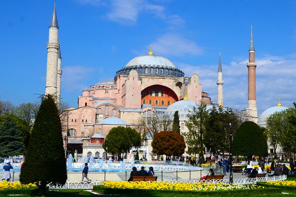 AK Parti’nin yaptırdığı anket, Erdoğan’nın masasında