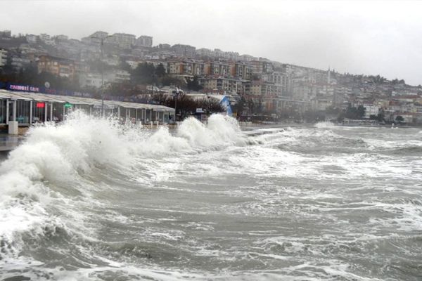 Prof. Dr. Ersoy uyardı: Marmara kıyıları tsunami potansiyeli taşıyor