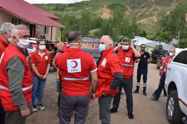 Maske zorunluluğu olan Bingöl'e Kızılay desteği