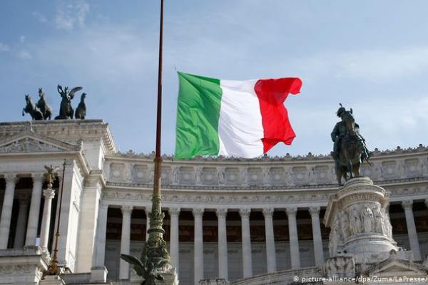 İtalya'da son 24 saatte Kovid-19'dan 43 can kaybı