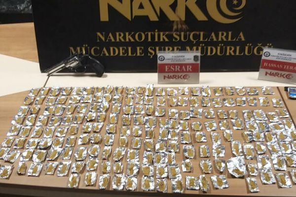 Narkotik timleri, zehir tacirlerine göz açtırmıyor