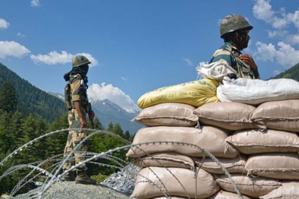 Çin'in, 10 Hint askerini  serbest bıraktığı iddia edildi