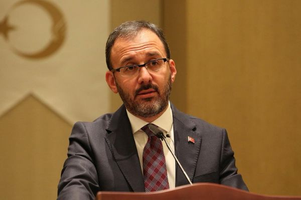 Bakan Kasapoğlu duyurdu: Kulüpler yayıncı kuruluştan ödeme alacak