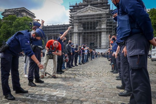 Belçika polisinden 'ırkçılık' protestosu