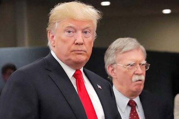 Trump: Bolton hasta bir köpek yavrusu