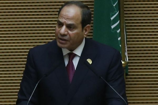 Mısır Cumhurbaşkanı Sisi'den orduya 'ülke sınırları dışında askeri göreve hazır olun' mesajı