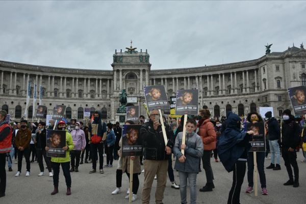 Avusturya'da 'Dünya Mülteciler Günü'nde' ırkçılık karşıtı gösteri
