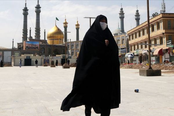 İran bazı bölgelerde maske kullanımını zorunlu hale getiriyor