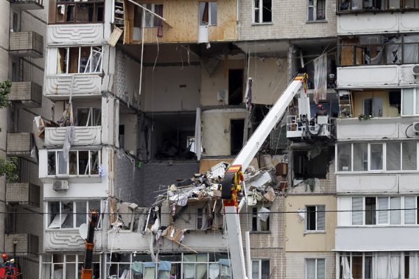Ukrayna'da apartmanda patlama: 2 kişi hayatını kaybetti
