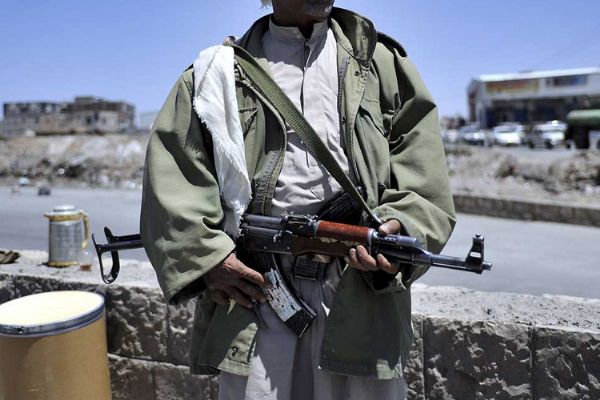 Husilerden kritik iddia: Koalisyon güçleri 300 sağlık kurumunu hedef aldı