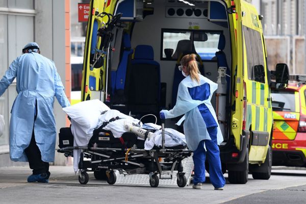 İngiltere'de korona ölümleri 42 bin 632'ye yükseldi