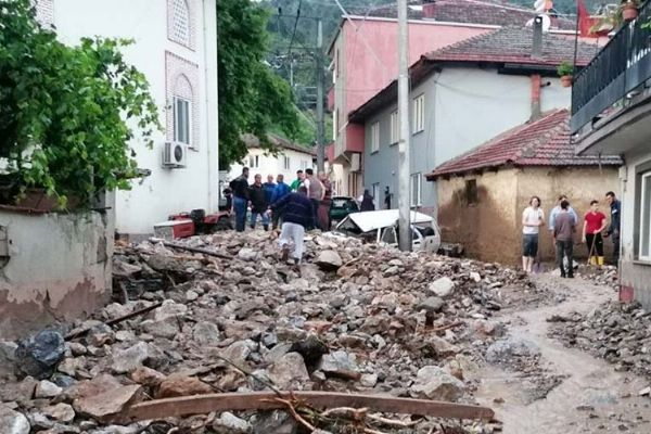 Bursa'da sel felaketi: 4 ölü, 2 kayıp