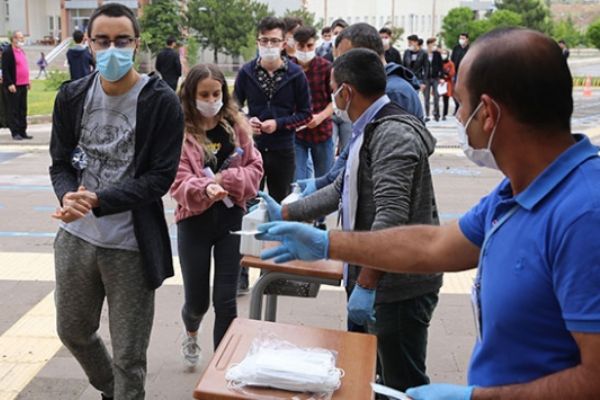 Korona virüs hastası YKS'e girebilecek mi?