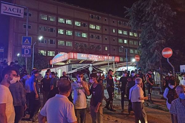 İstanbul Eğitim ve Araştırma Hastanesi'nde çıkan yangın kontrol altına alındı