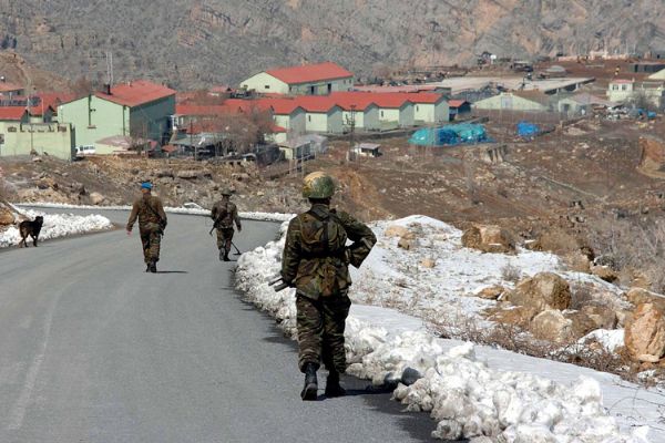 Yüksekova’dan acı haber: İran tarafından açılan ateş sonucu bir asker şehit oldu