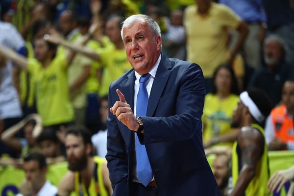 Fenerbahçe Obradovic ile yolları ayırdı