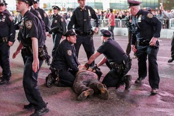 “Karantina, Avrupa polisindeki ırkçı ayrımcılığı ortaya çıkardı”