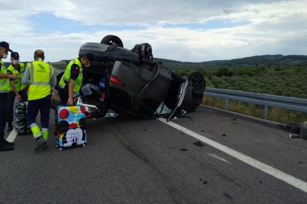 Şarkıcı Alişan Manisa'da kaza yaptı