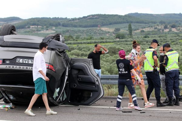 Alişan ve ailesinin içinde bulunduğu araç takla attı