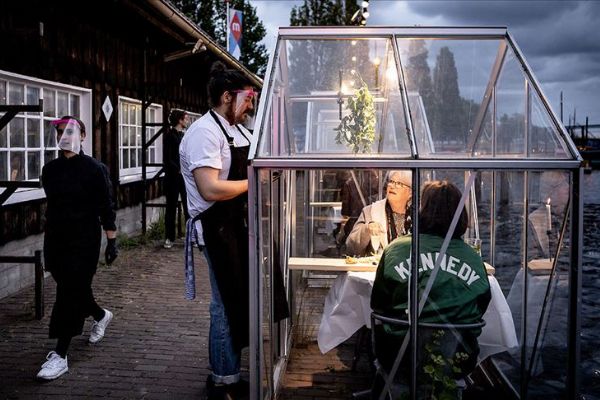 Hollanda'da normalleşme sürecinde 3'üncü aşamada daha çok gevşetilmeye gidilecek