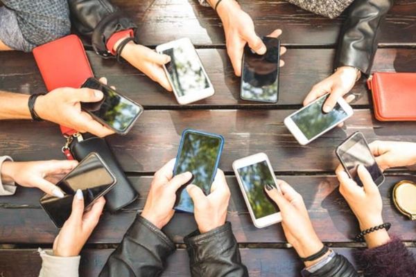 Cep telefonu kansere neden olur mu?