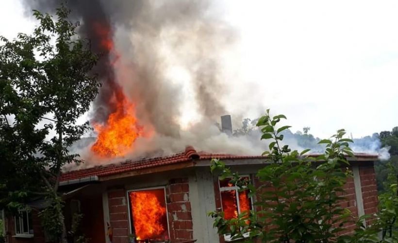 Sinop�ta yanan ev kullanılmaz hale geldi Timeturk Haber