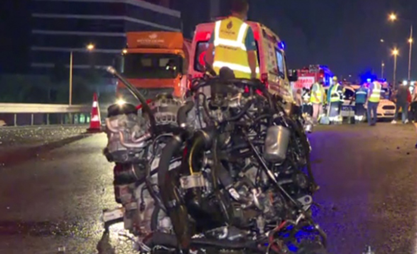 İstanbul'da taksi ile otomobil çarpıştı: 1 ölü, 2 yaralı