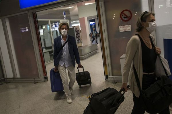 Yunanistan komşu ülkelere sınırlarını açma kararı aldı