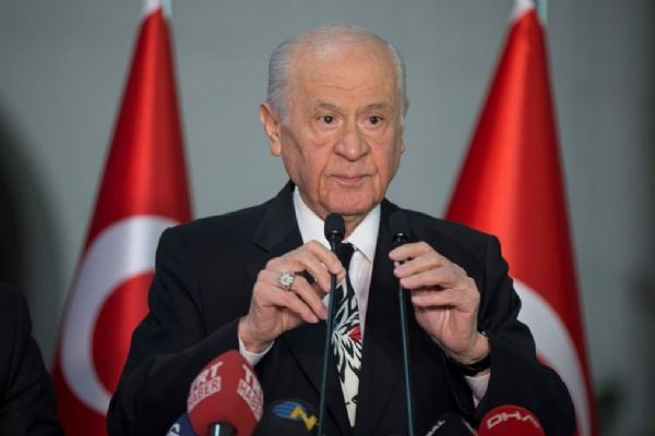 Bahçeli'den sosyal medya tepkisi: 'Şahsen sosyal medya hesaplarımı tümden askıya alıyorum'