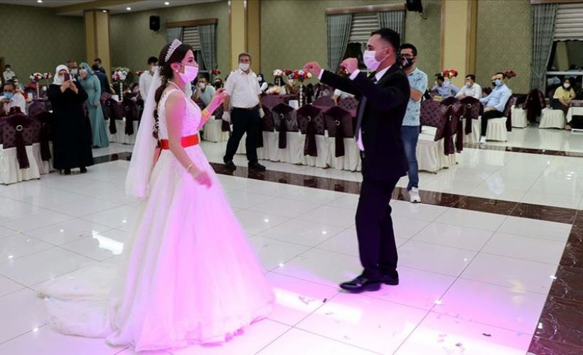 Düğünler Kovid-19 tedbirleriyle yapılmaya başlandı