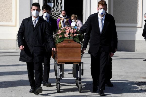 İtalya'da Kovid-19'dan ölenlerin sayısı 34 bin 869'a yükseldi