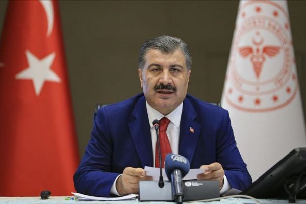 Sağlık Bakanı Koca: Vaka sayılarımızda azalma sürüyor