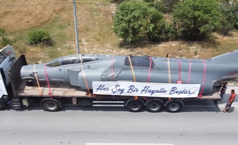 Uçuş ömrünü tamamlayan savaş uçağı Antalya'ya gönderildi