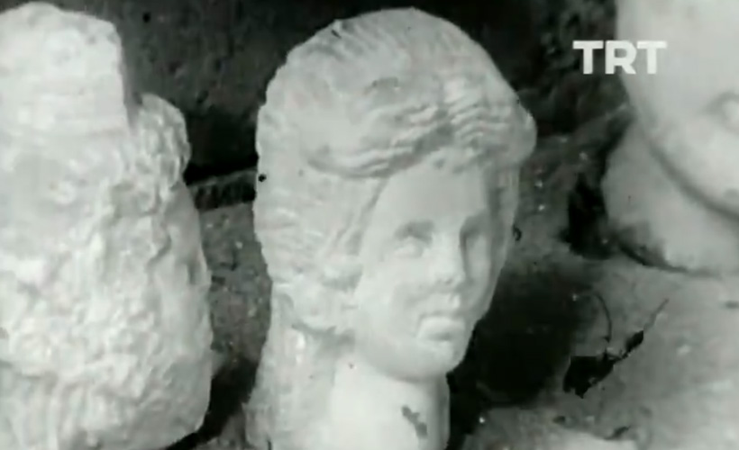 Sahte heykelleri tarihi eser süs vererek sattı