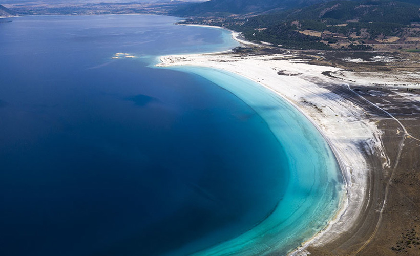 Salda Gölü'nde sigara içmek yasaklandı