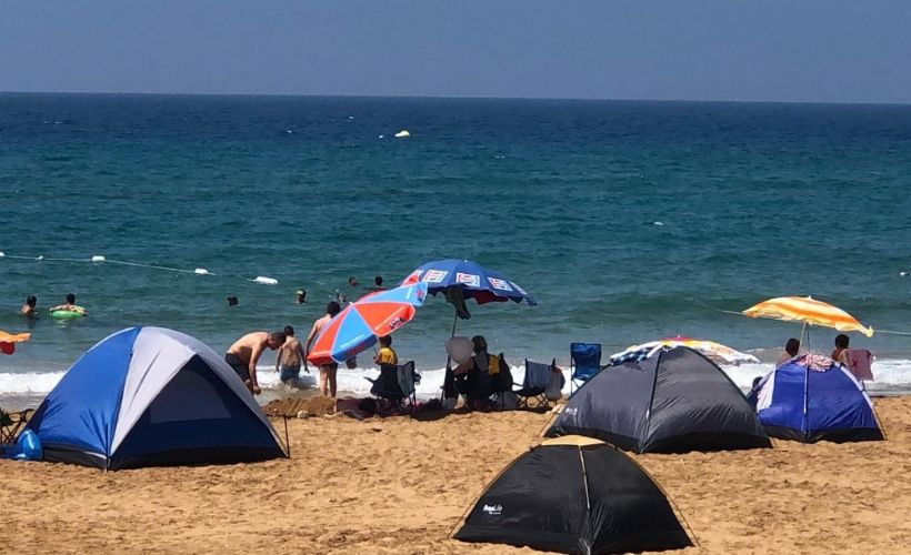 Tatilciler çadırı tercih etti, sahiller çadır kente döndü