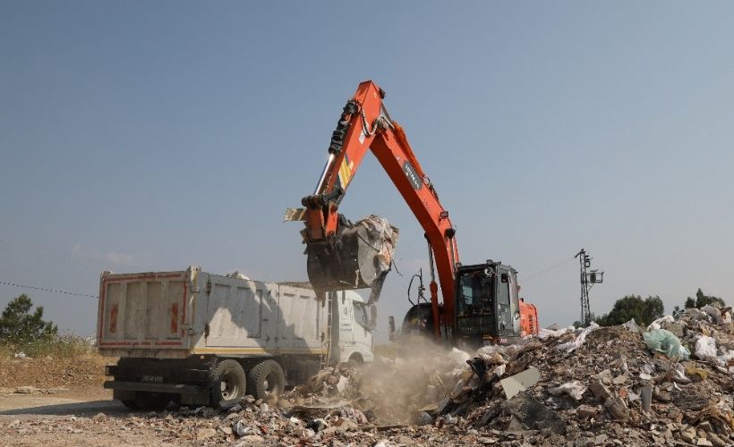 Gaziemir'de iki günde yaklaşık 400 ton moloz toplandı