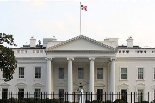 İngiltere'de Kovid-19 nedeniyle ölü sayısı 45 bin 233'e çıktı