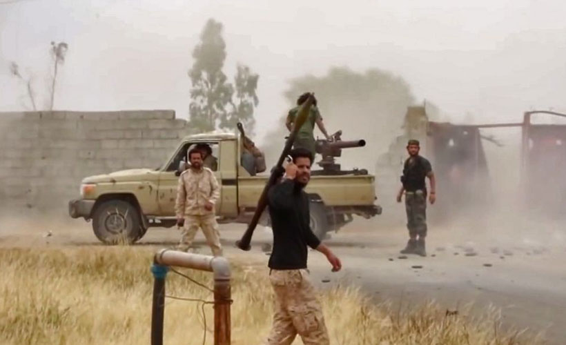 Hafter'e bağlı silahlı gruplar arasında çatışma