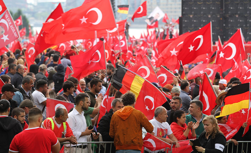 Almanya’dan, Türkler hakkında ‘skandal’ sorgulama!