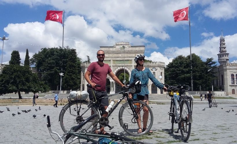 Bisikletle Barcelona’dan İstanbul'a Geldiler