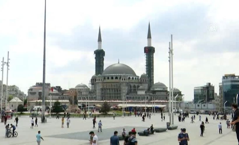 Cumhurbaşkanı Erdoğan, yapımı devam Taksim Camisi ile AKM'de incelemelerde bulundu